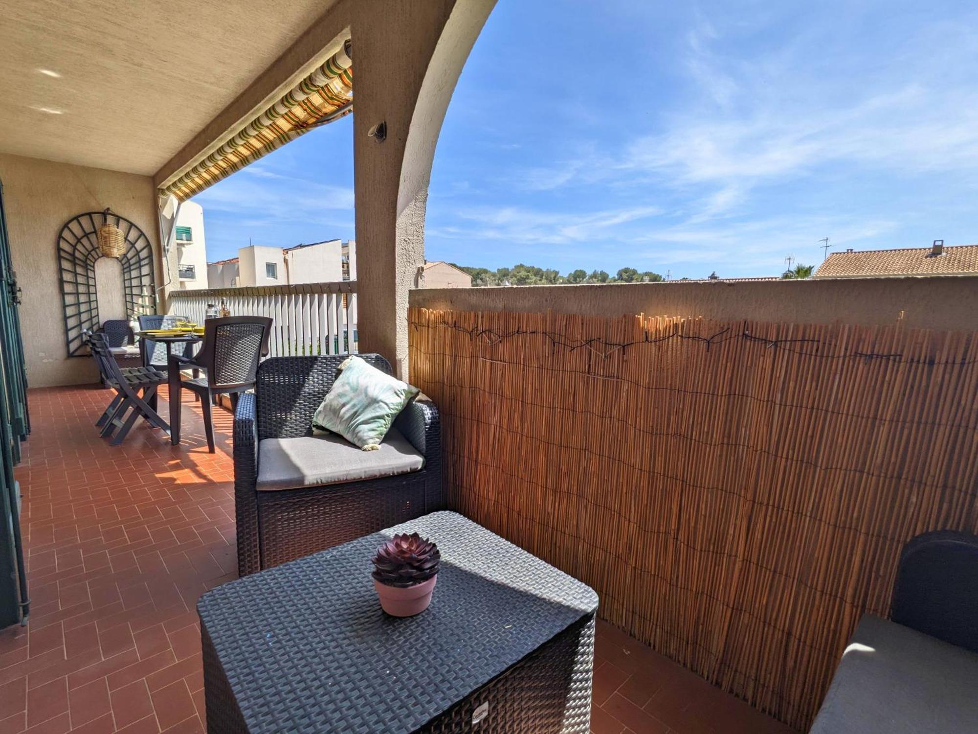 Netflix - Lit Queen Size - Terrasse Plein Sud - Climatisation - 2'Centre-Ville - 6'Mer - Parking Prive - 56M2 - L'Olivine - Offre Speciale La Londe-les-Maures Exterior foto
